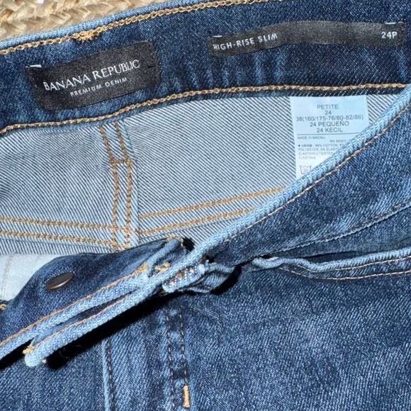 NWT Banana Republic The Slim Jean Dark Blue Straight Leg Jeans - Picture 3 of 4